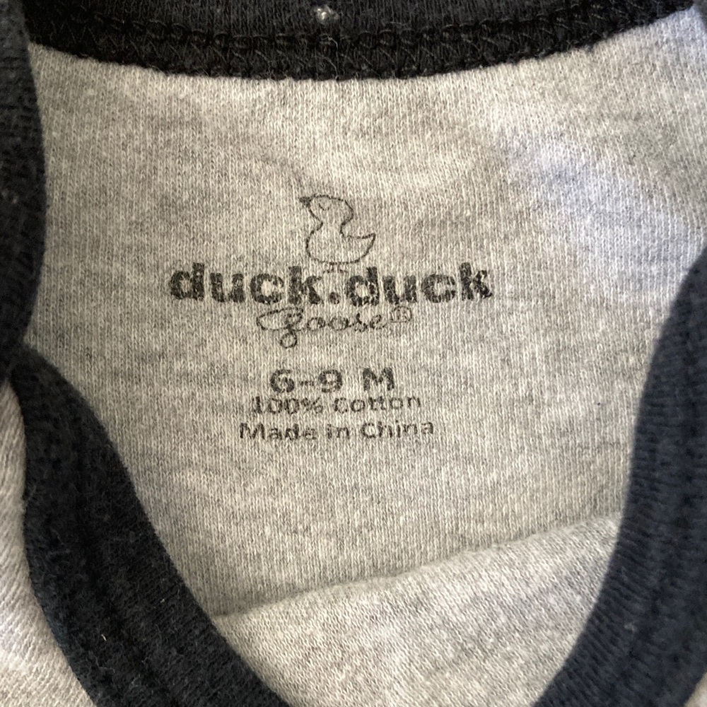Duck Duck Goose Baby Bear Bodysuit & Bow Tie Print Pants - Size 6-9 Months Gray - Picture 2 of 7